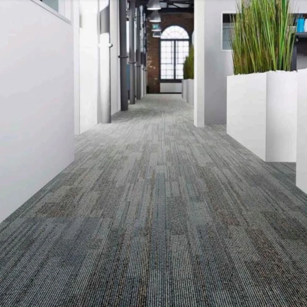 Durable and resilient carpet tile suitable for high-traffic areas